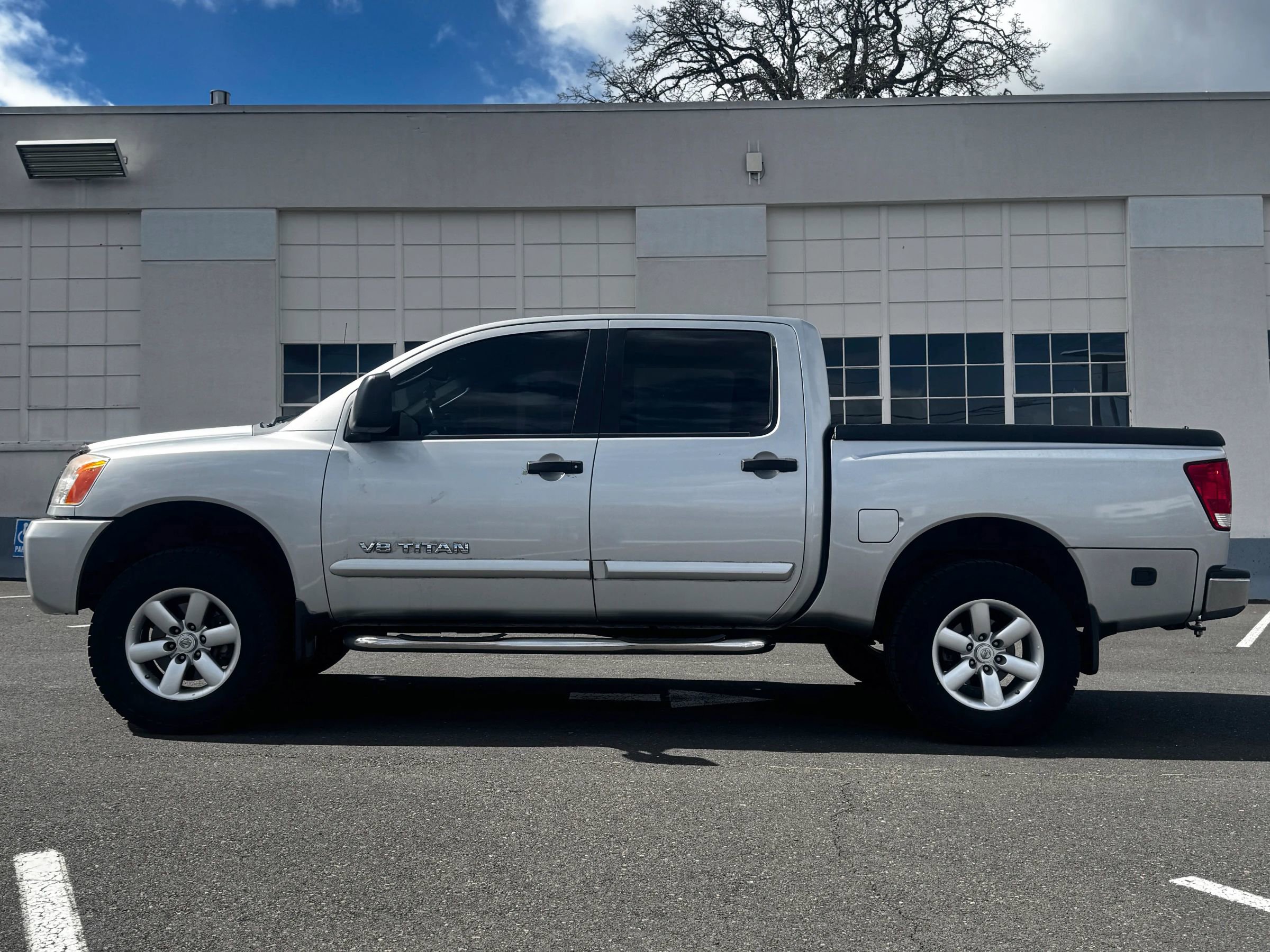 Used 2008 Nissan Titan SE image 4