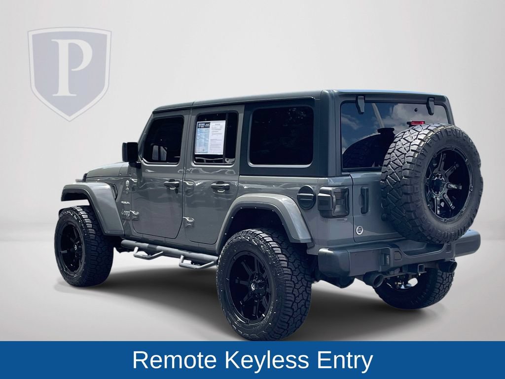 Used 2022 Jeep Wrangler Unlimited Sahara AWD/4WD image 6