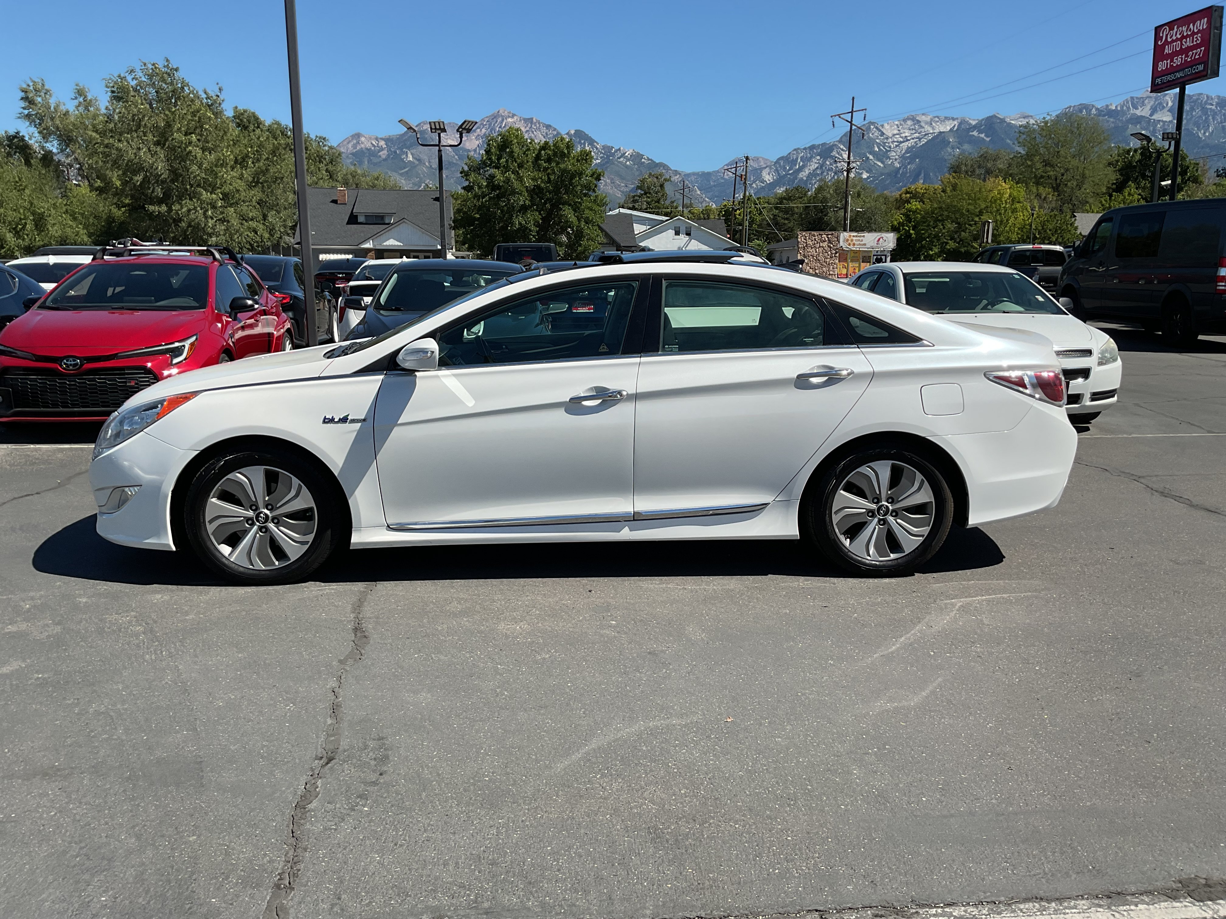 Used 2015 Hyundai Sonata Limited w/ Option Group 02 FWD image 4