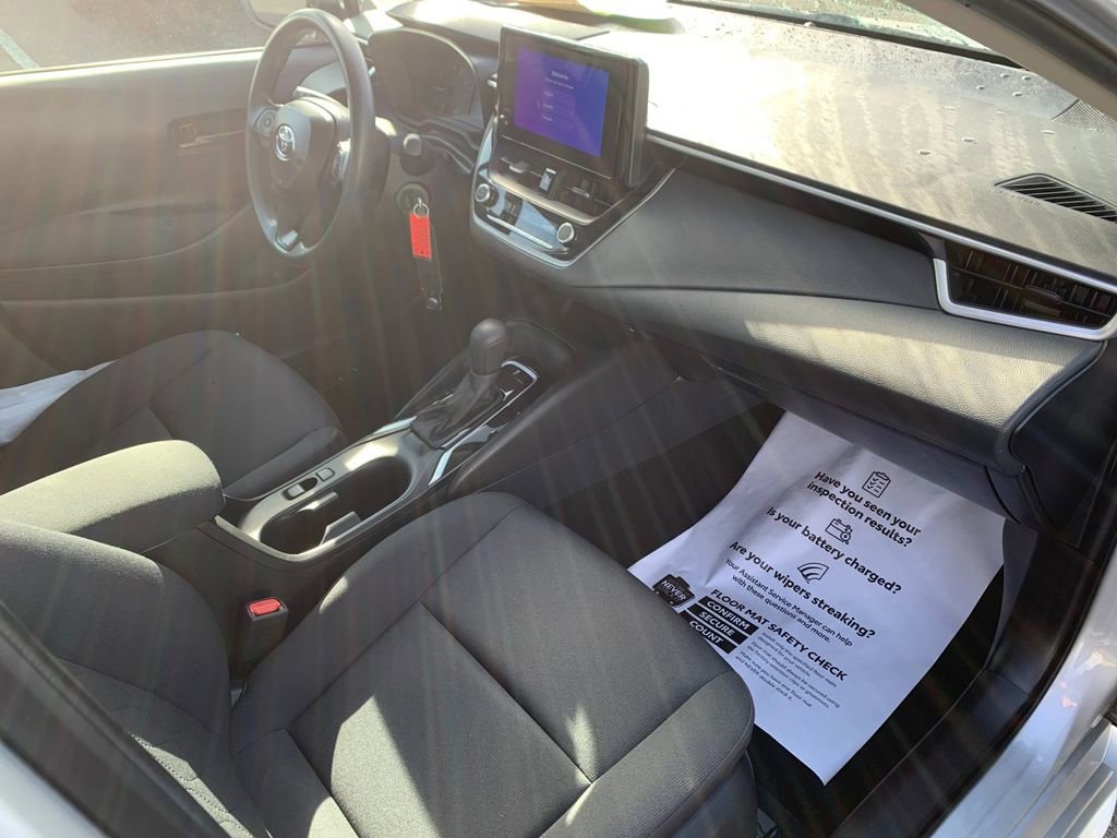 Used 2025 Toyota Corolla LE image 17