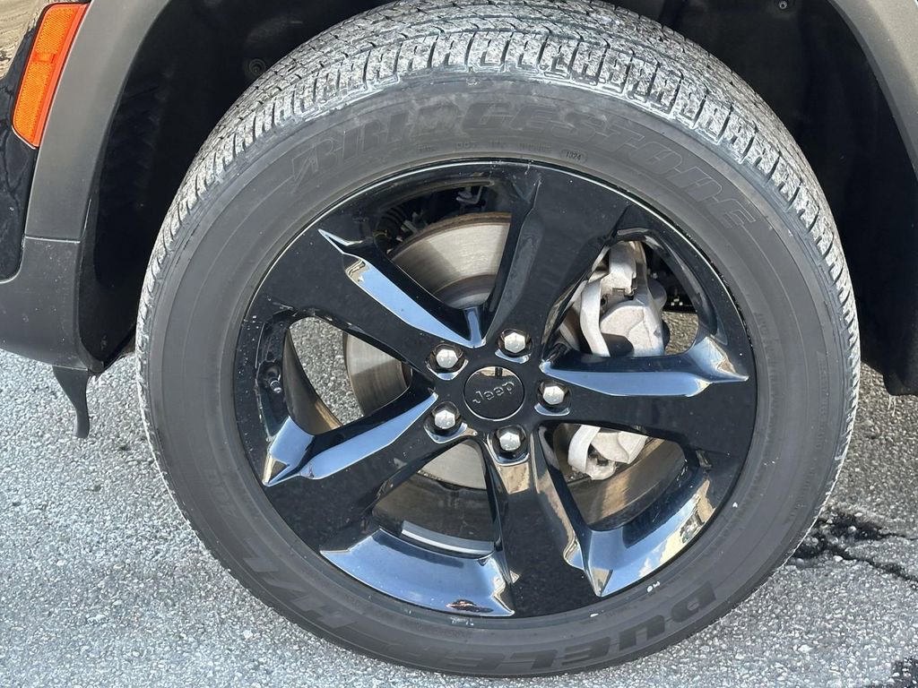 Used 2024 Jeep Grand Cherokee Altitude image 8