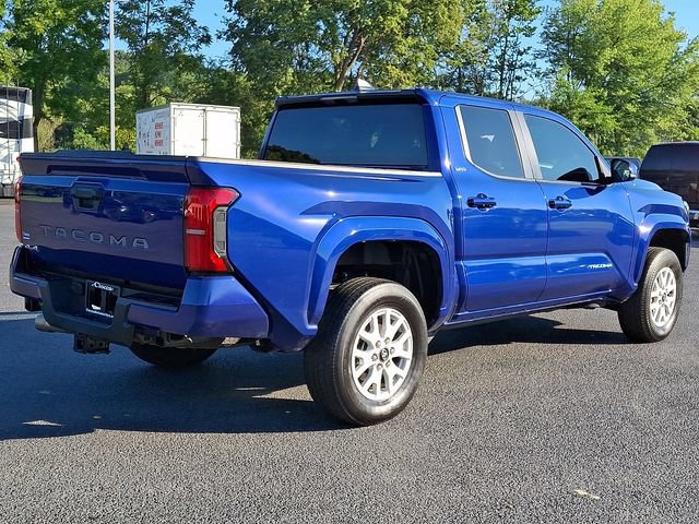 Used 2025 Toyota Tacoma SR5 AWD/4WD image 9