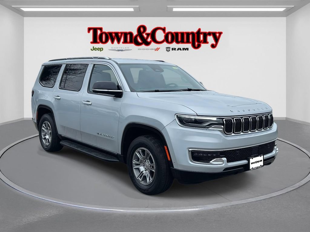 Used 2023 Jeep Wagoneer 4WD image 1