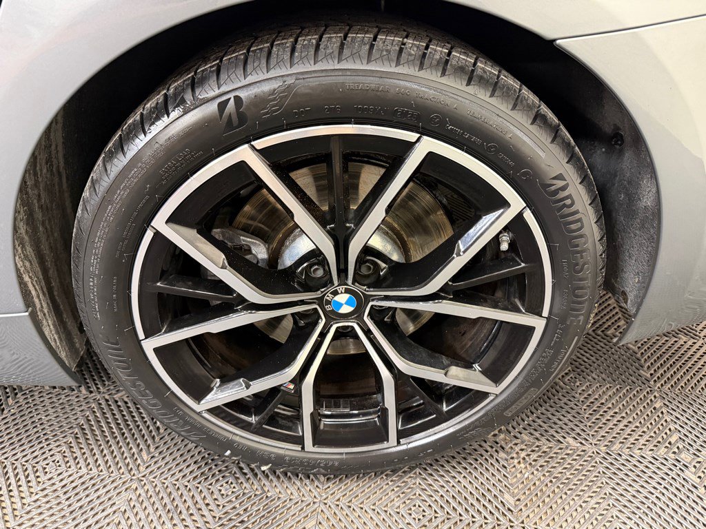 Used 2023 BMW 540i xDrive w/ M Sport Package image 11