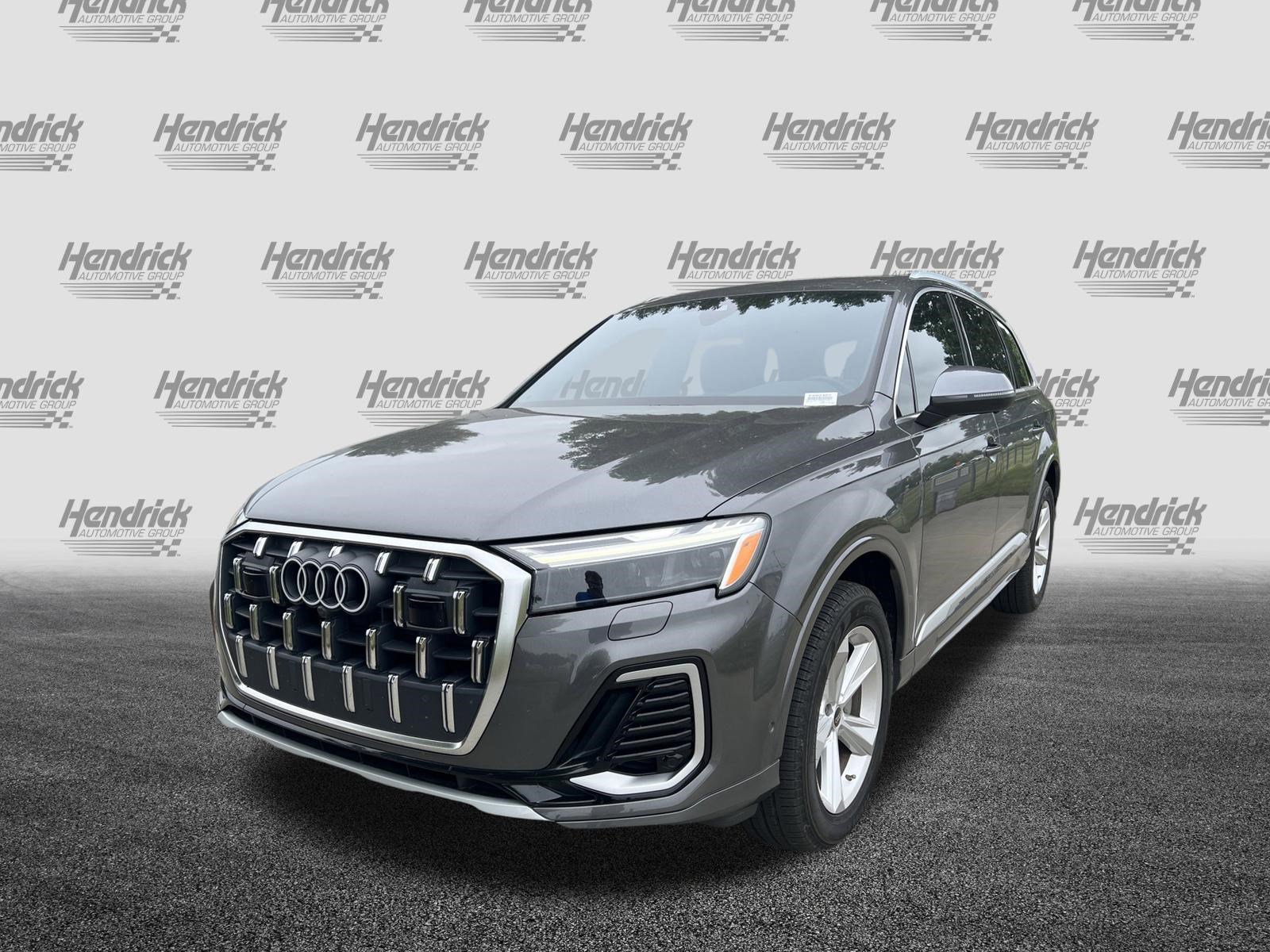 Used 2025 Audi Q7 2.0T Premium w/ Convenience Package AWD/4WD image 5