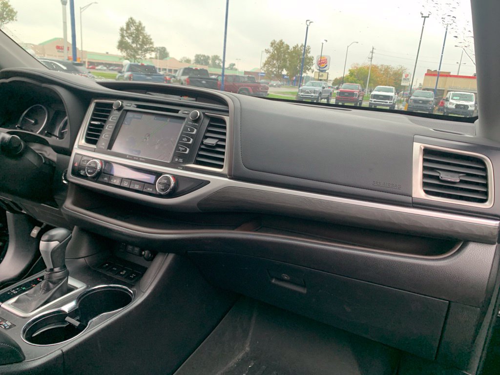 Used 2018 Toyota Highlander Limited w/ Protection Package #3 AWD/4WD image 26