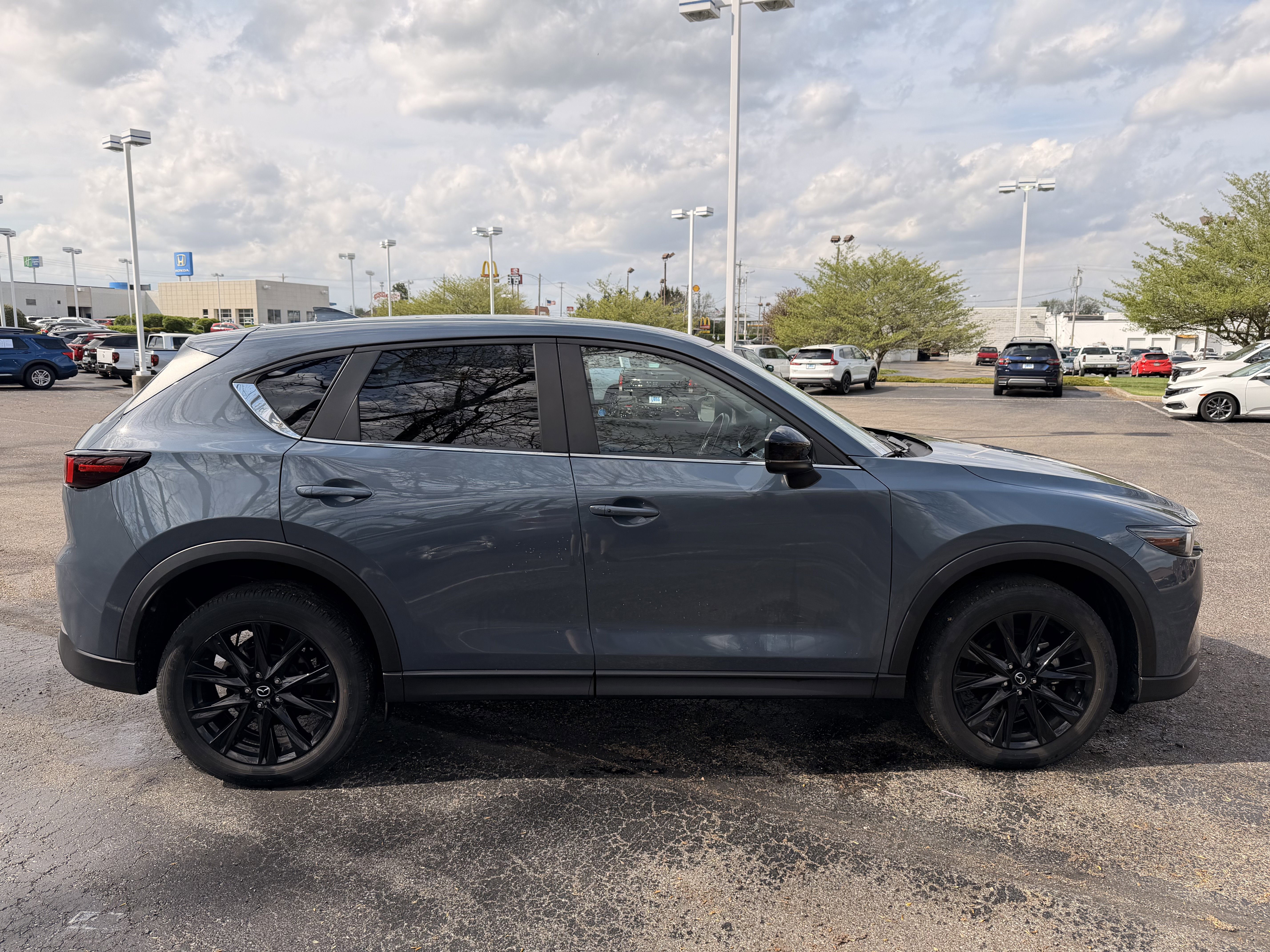Used 2023 MAZDA CX-5 Carbon Edition image 2