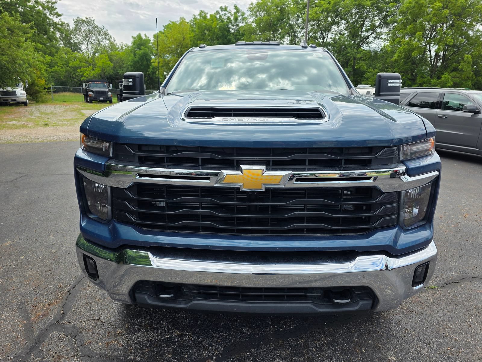Used 2024 Chevrolet Silverado 2500 LT w/ All Star Edition AWD/4WD image 3