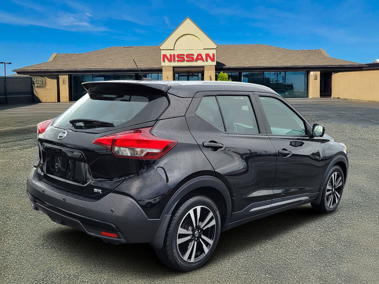 Used 2020 Nissan Kicks SR w/ SR Premium Package image 4
