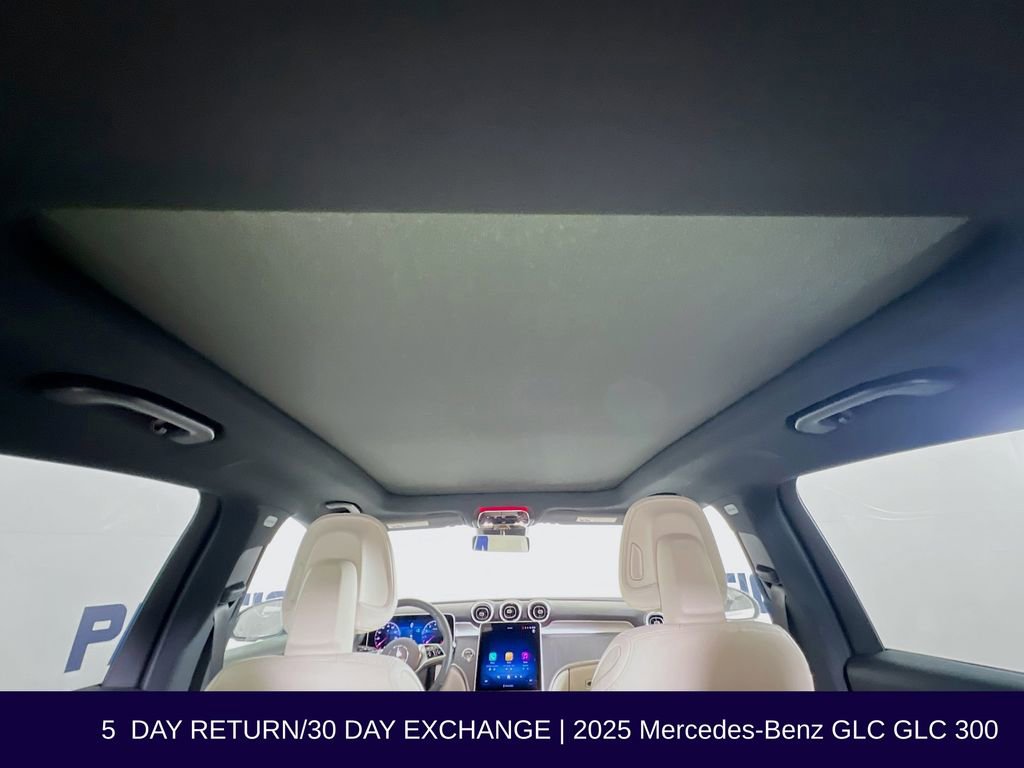 Used 2025 Mercedes-Benz GLC 300 4MATIC image 37