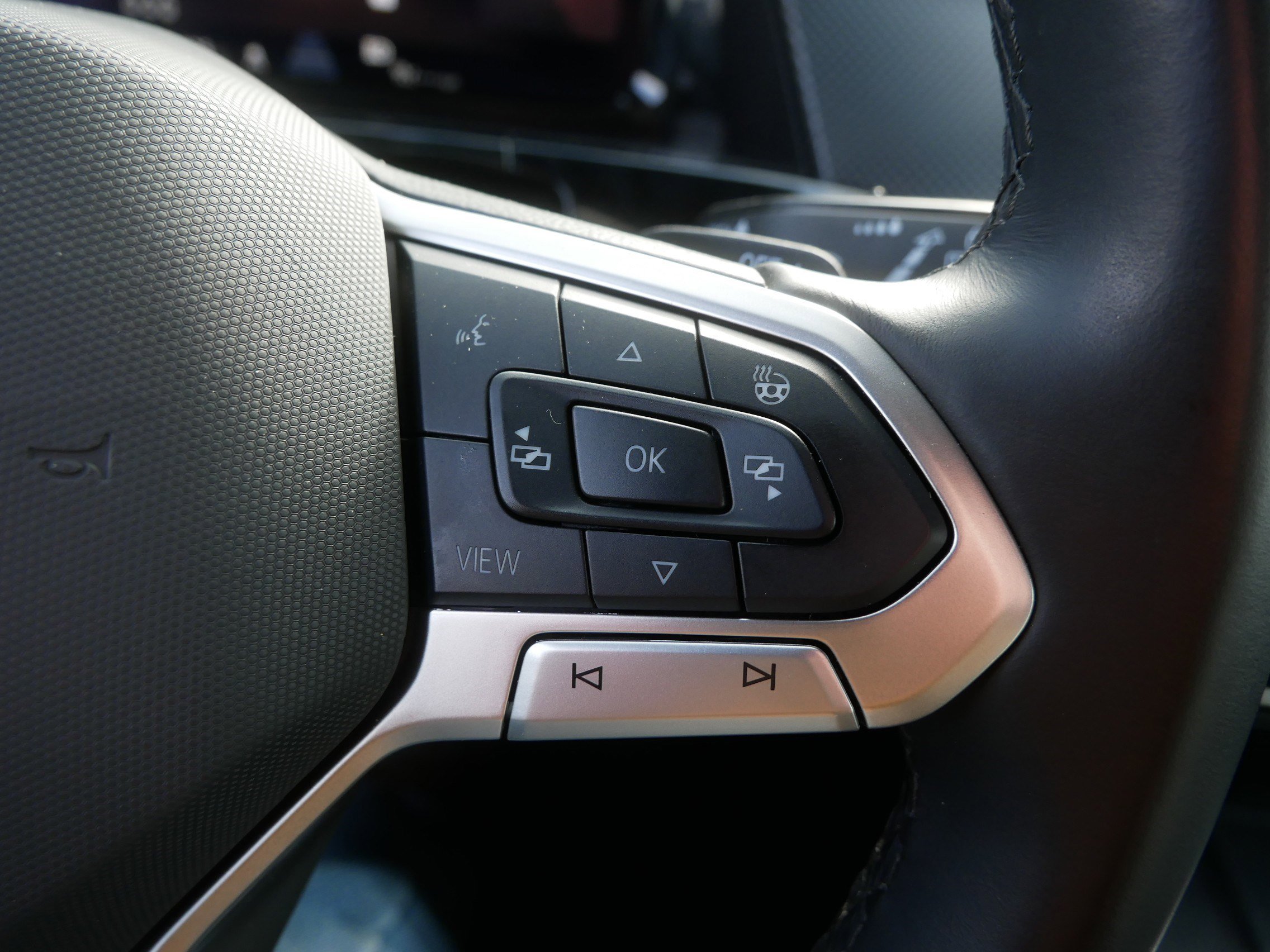 Used 2024 Volkswagen Atlas Cross Sport SEL R-Line image 26