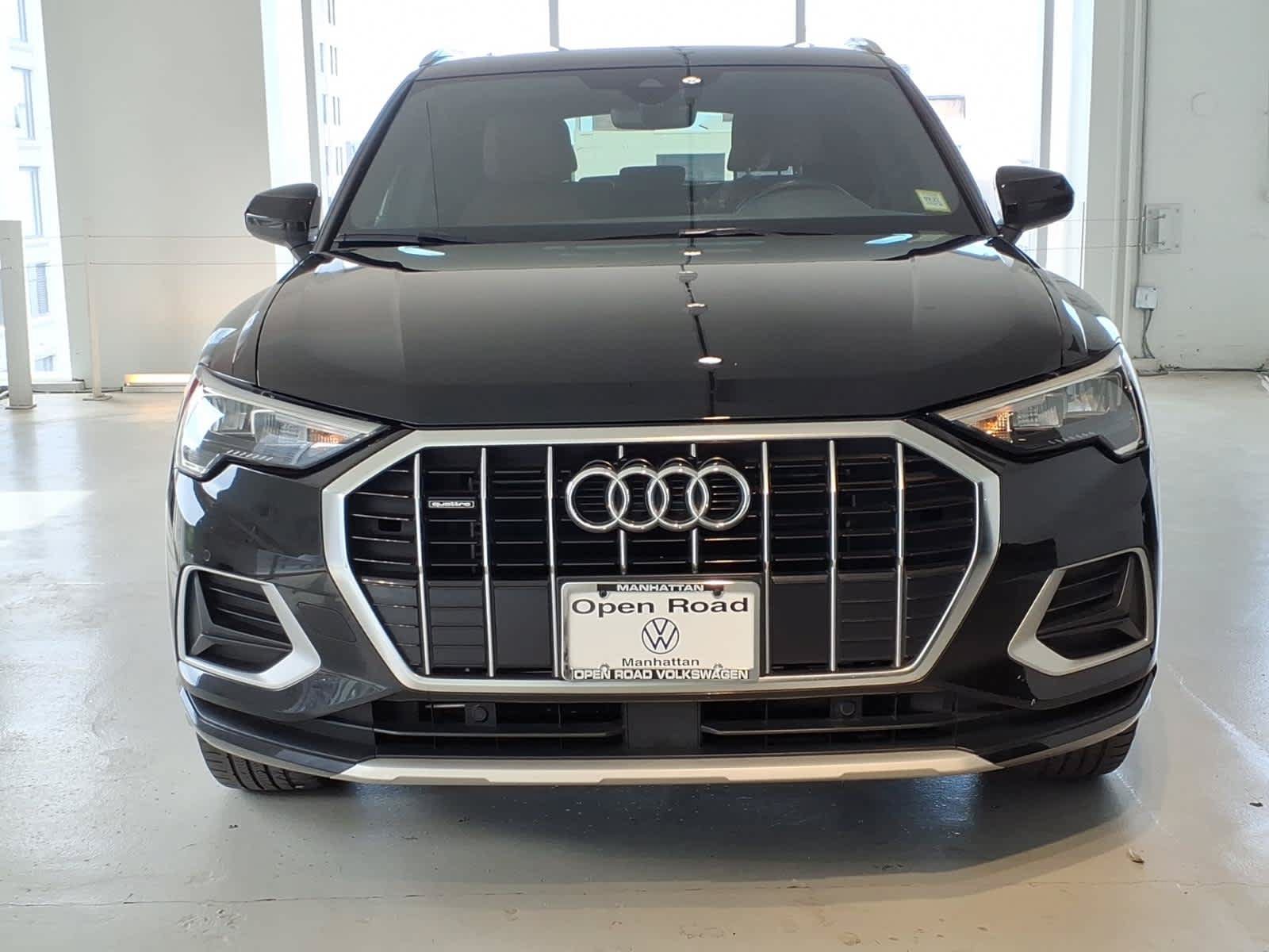 Used 2020 Audi Q3 2.0T Premium w/ Convenience Package AWD/4WD image 2