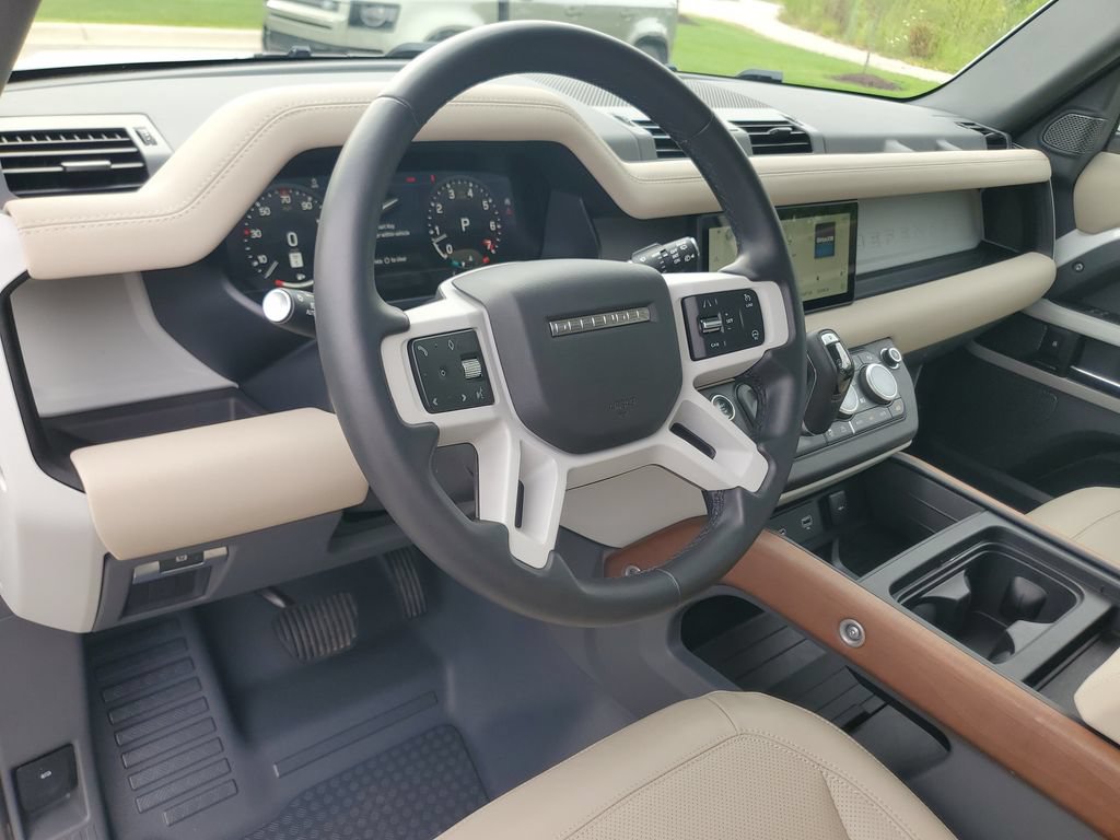 Used 2023 Land Rover Defender 110 S AWD/4WD image 15