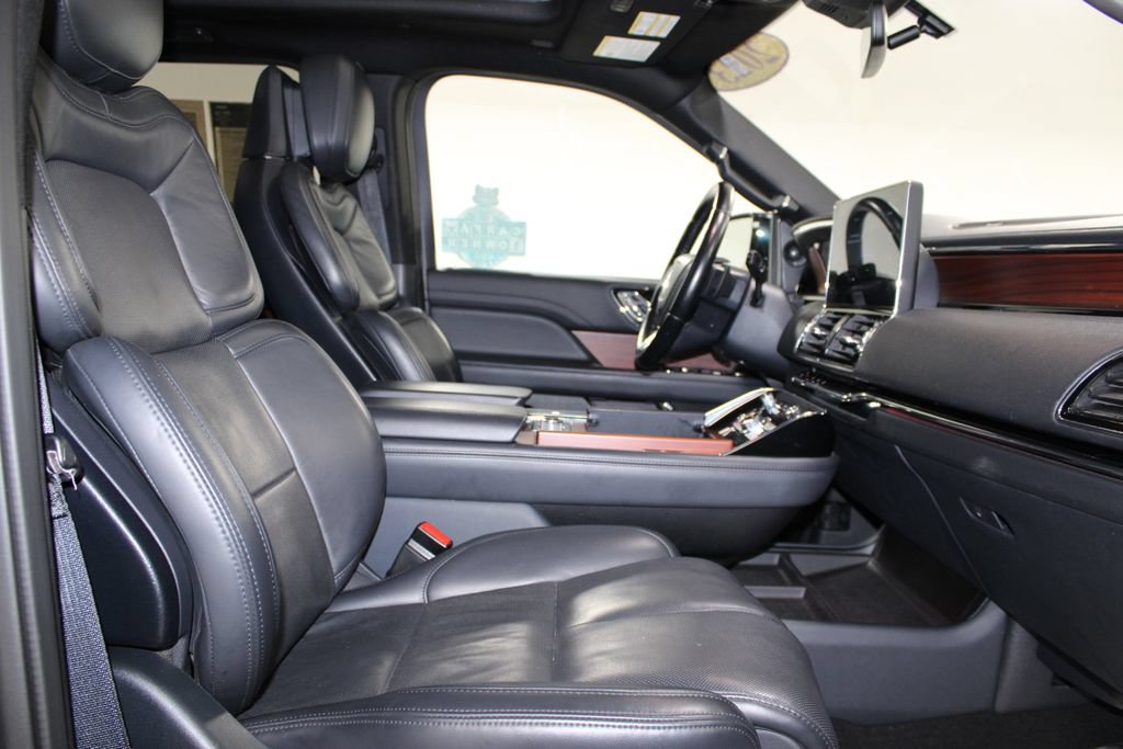 Used 2023 Lincoln Navigator Reserve AWD/4WD image 31