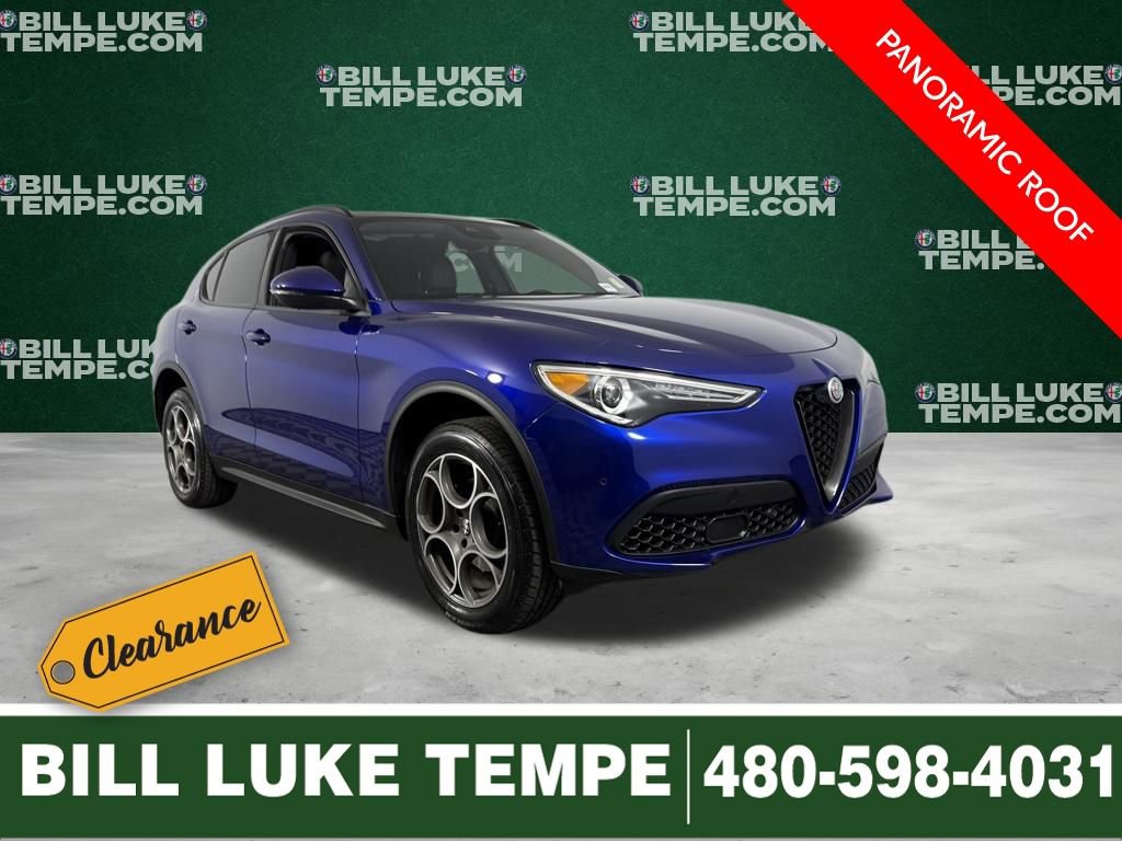Used 2022 Alfa Romeo Stelvio Sprint RWD image 1