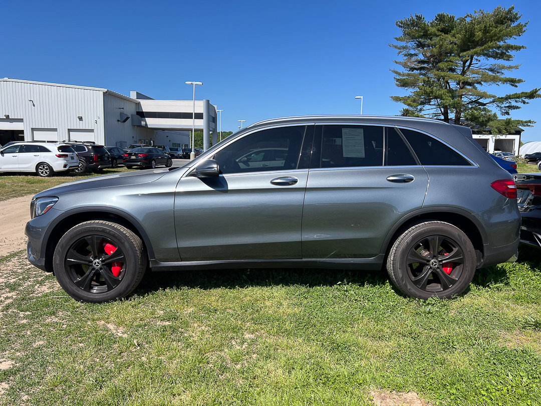 Used 2017 Mercedes-Benz GLC 300 4MATIC image 2