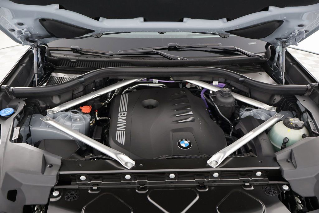 New 2026 BMW X5 sDrive40i w/ M Sport Package image 9