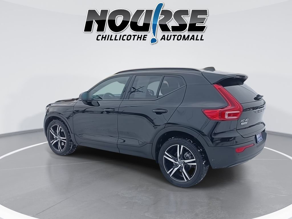 Used 2022 Volvo XC40 T5 R-Design image 6