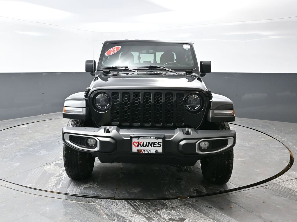 Used 2023 Jeep Gladiator Sport image 7