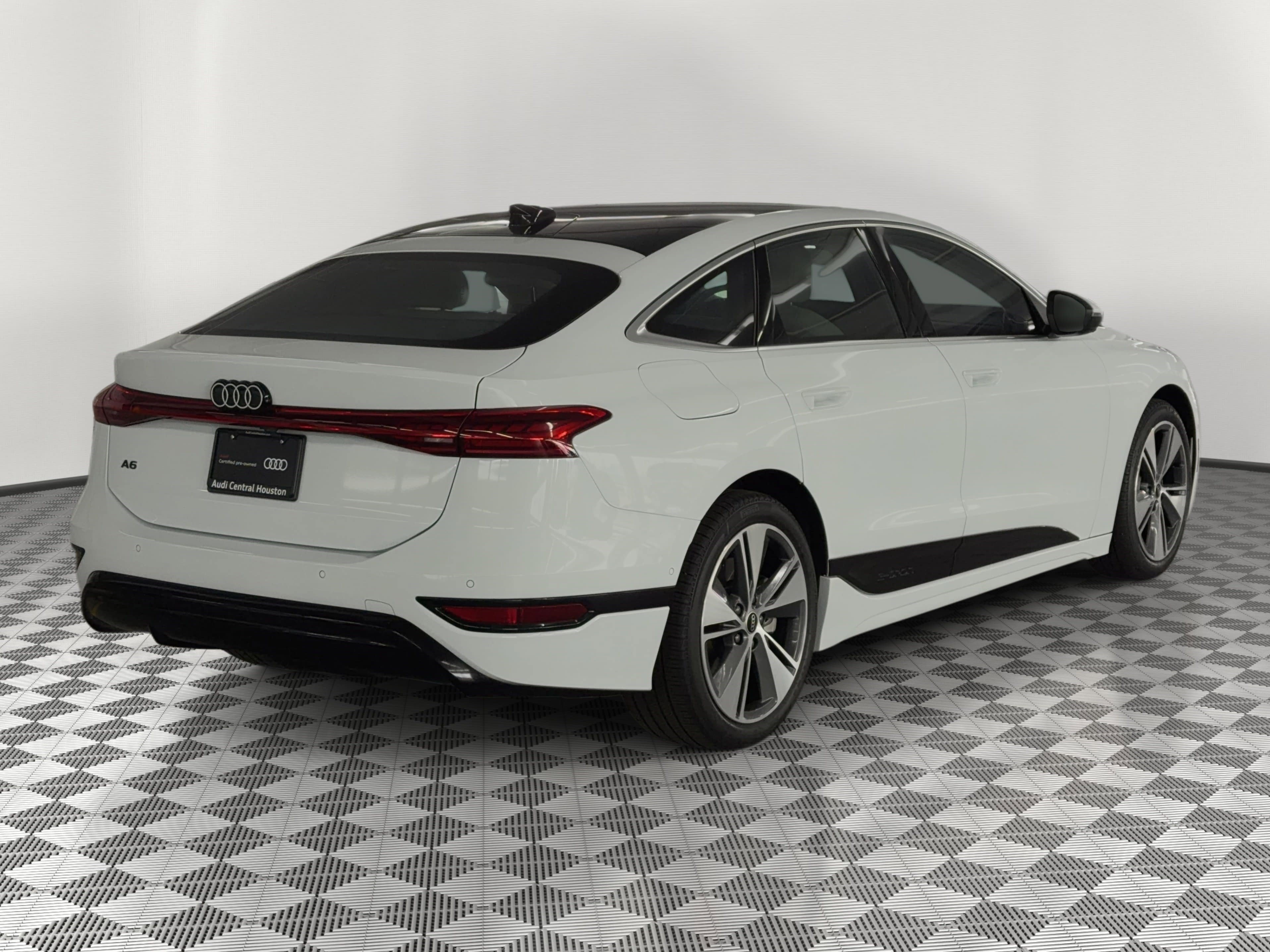 Used 2025 Audi A6 e-tron Premium Plus w/ Premium Plus image 9