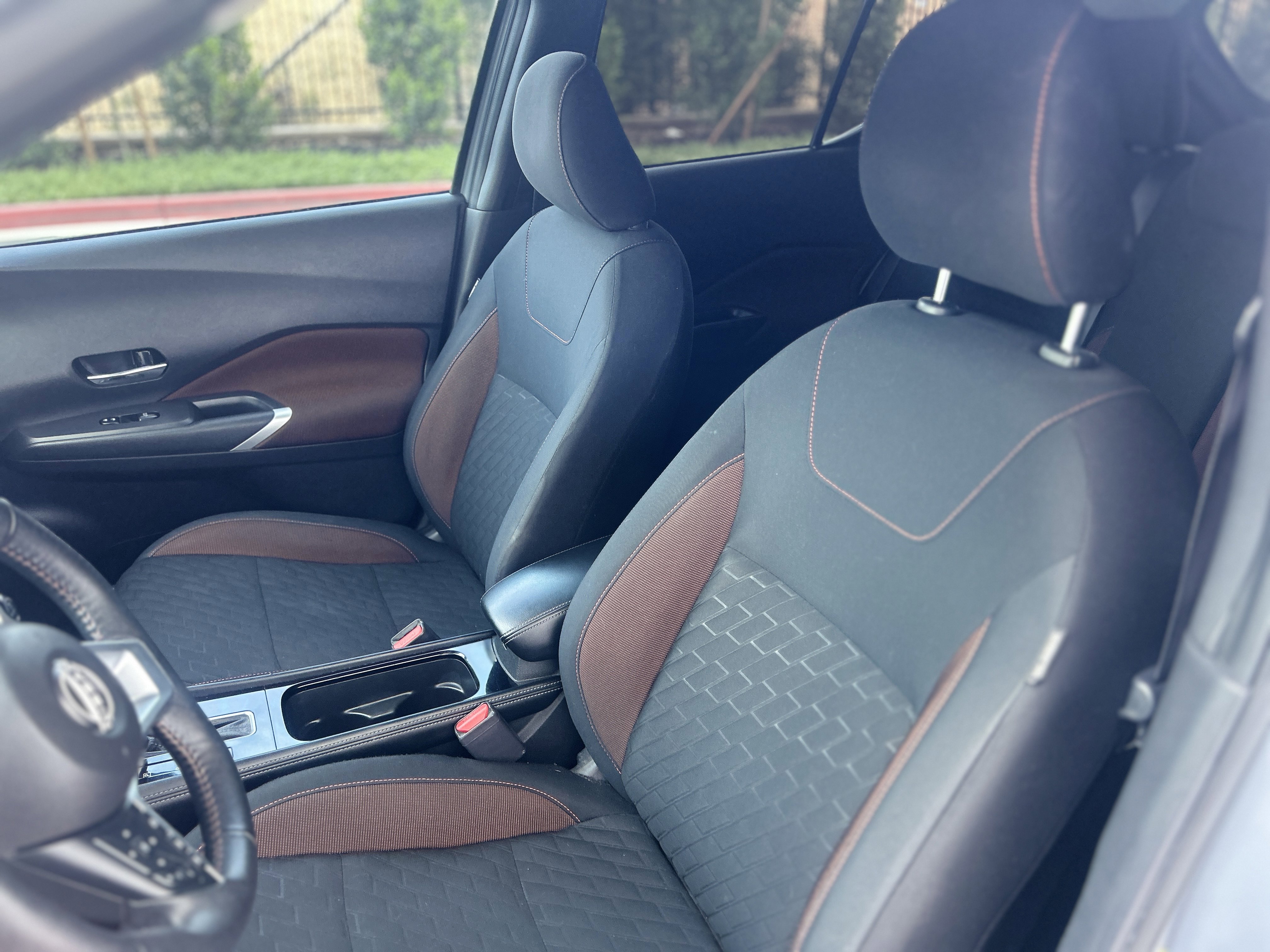 Used 2023 Nissan Kicks SR image 18