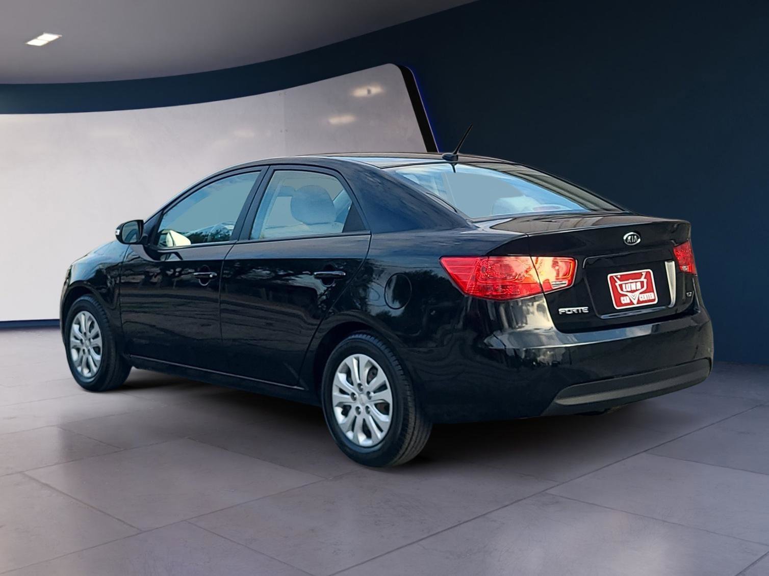 Used 2010 Kia Forte EX image 3