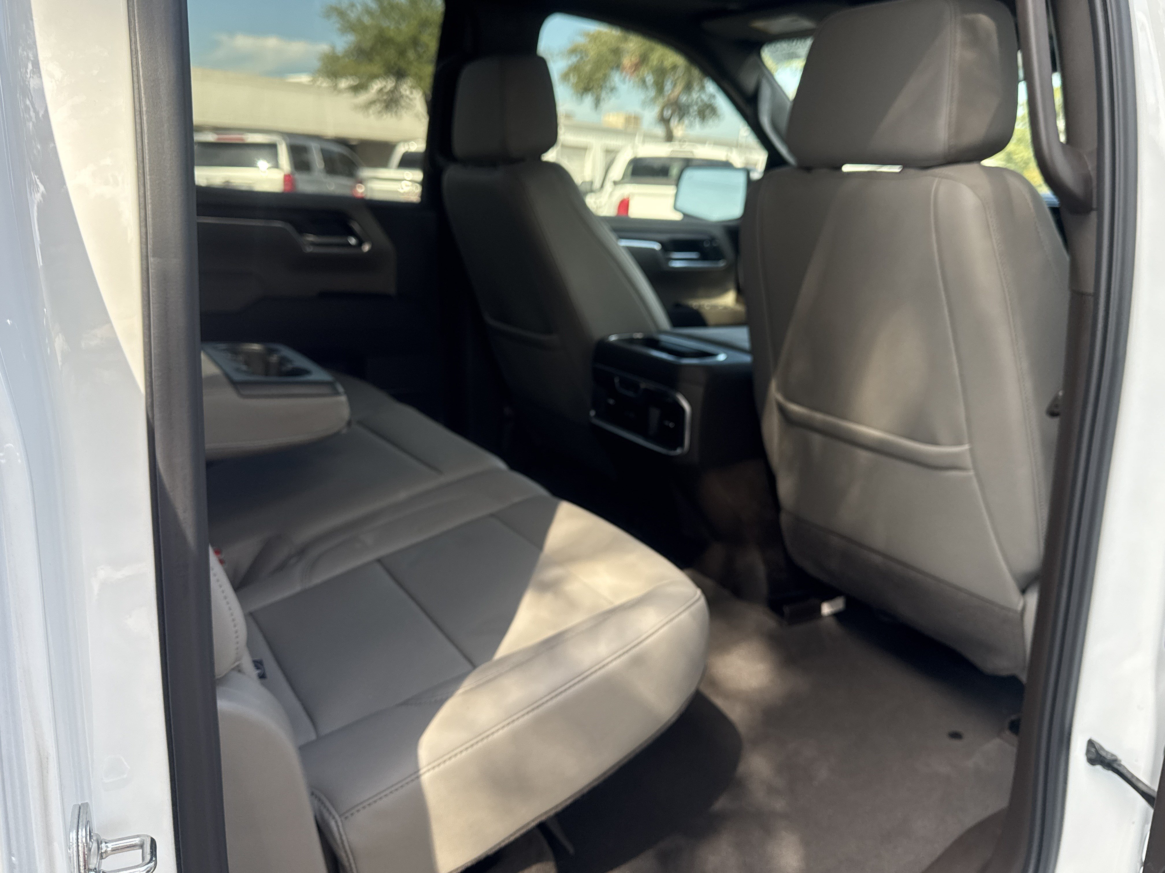 Used 2025 GMC Sierra 1500 SLT w/ SLT Premium Plus Package AWD/4WD image 17