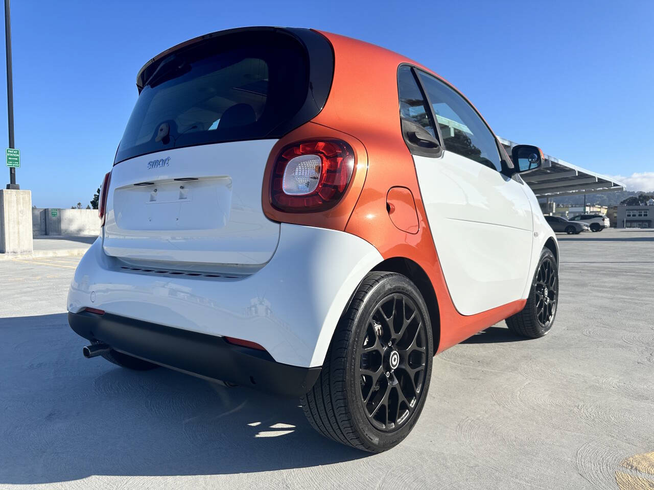 Used 2016 smart fortwo passion w/ Edition #1 Package RWD image 3