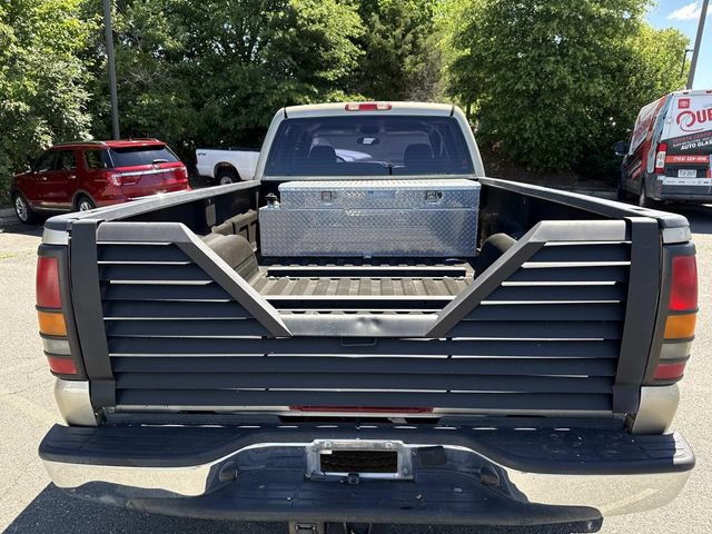 Used 2004 Chevrolet Silverado 3500 LS w/ Heavy-Duty Power Package AWD/4WD image 12