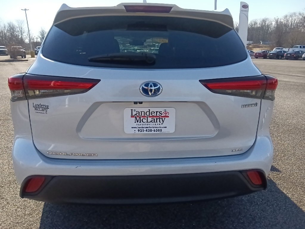 Used 2023 Toyota Highlander Bronze Edition image 4