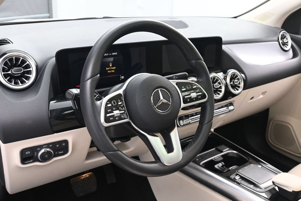 Used 2022 Mercedes-Benz GLA 250 4MATIC w/ Premium Package Lite image 28