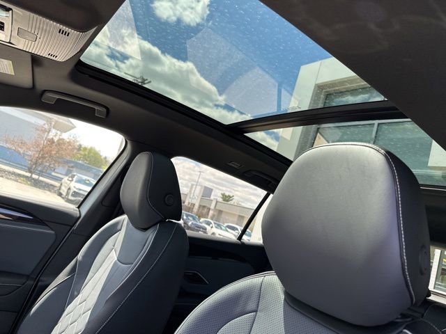 New 2026 Volkswagen Tiguan SEL R-Line AWD/4WD image 14