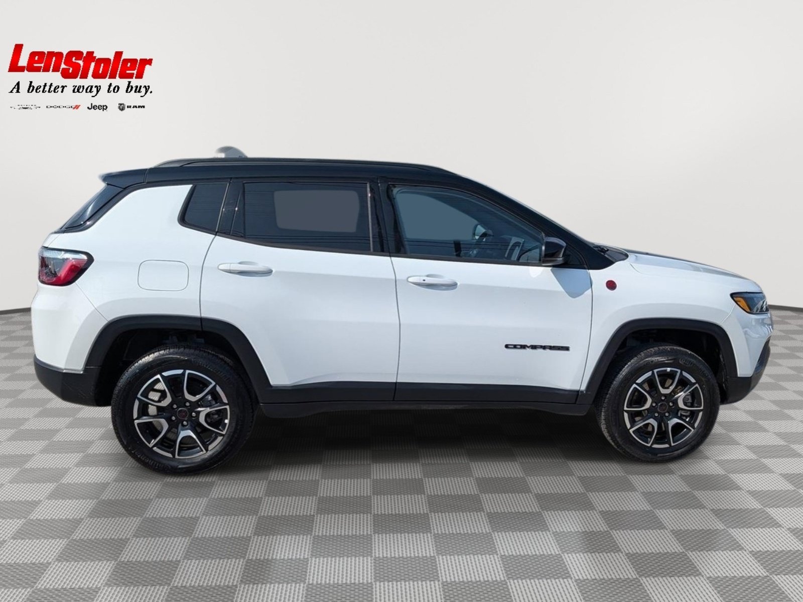 Used 2025 Jeep Compass Trailhawk AWD/4WD image 6