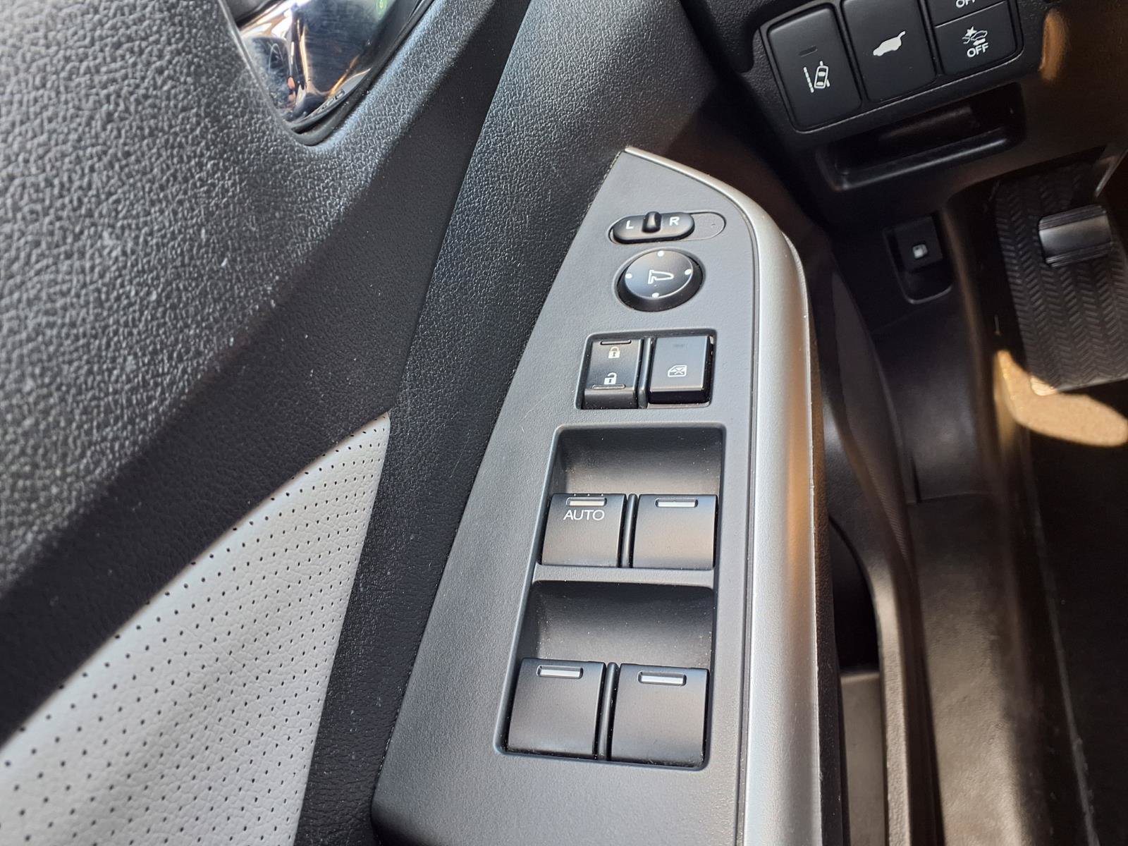 Used 2015 Honda CR-V Touring image 12