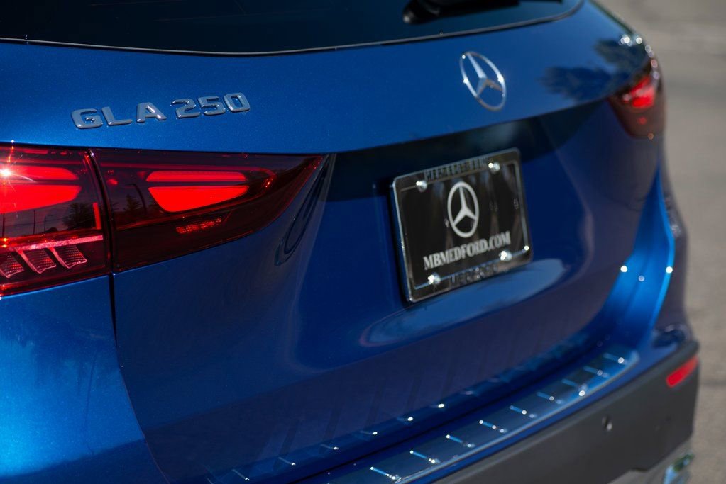 Used 2025 Mercedes-Benz GLA 250 4MATIC image 16