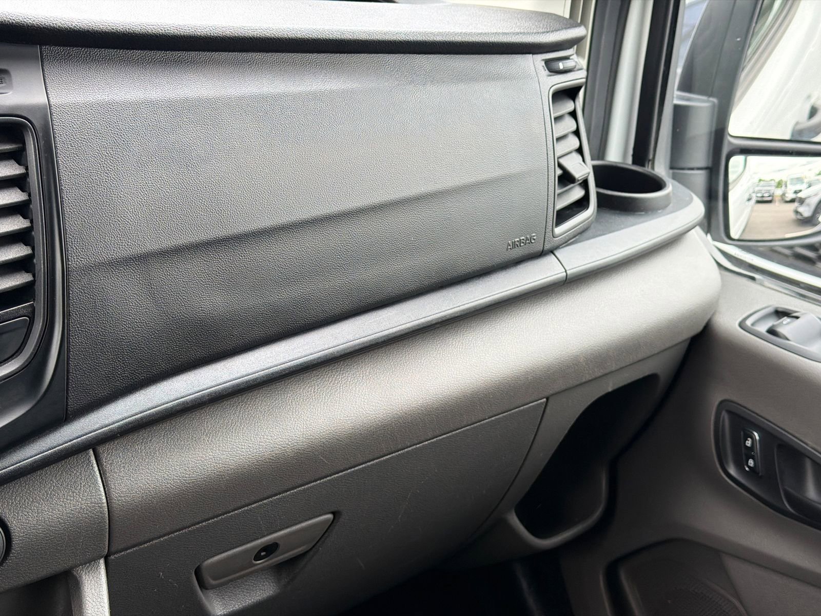 Used 2024 Ford Transit 250 148 Medium Roof RWD image 32