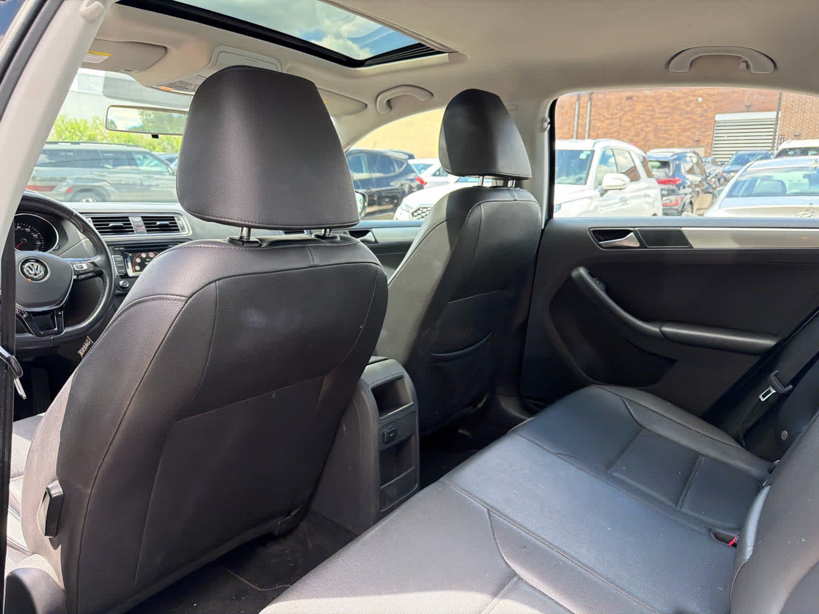 Used 2015 Volkswagen Jetta SE FWD image 6