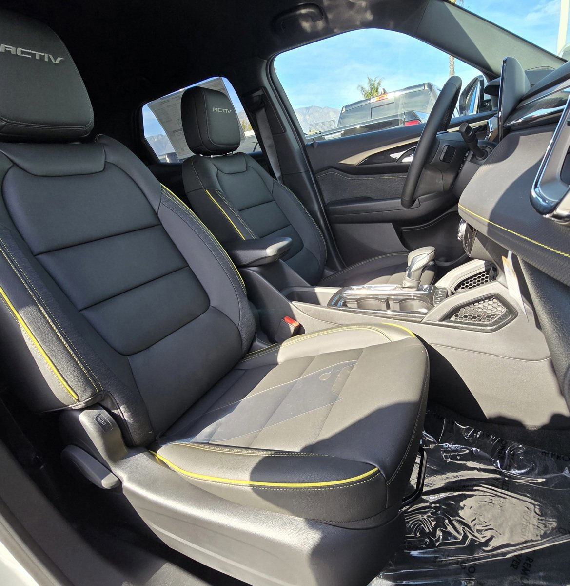 Used 2025 Chevrolet TrailBlazer ACTIV w/ Convenience Package FWD image 12
