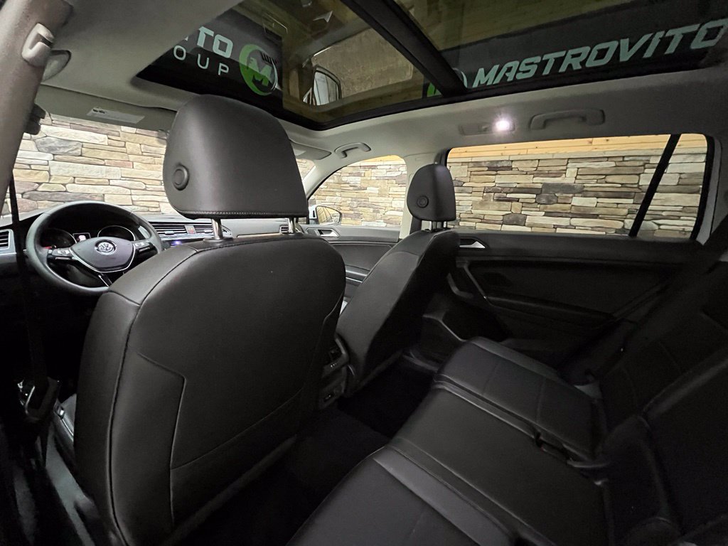 Used 2020 Volkswagen Tiguan SE w/ Panoramic Sunroof Package AWD/4WD image 39