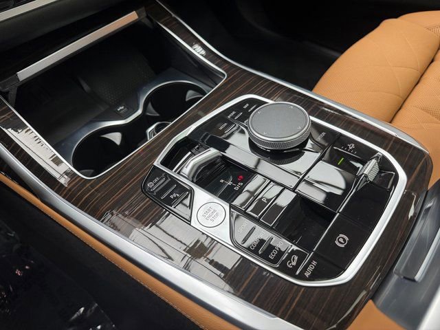Used 2026 BMW X7 xDrive40i AWD/4WD image 19