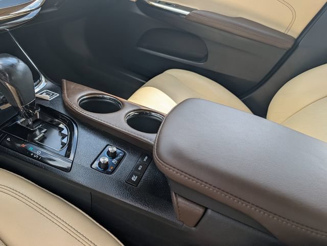 Used 2014 Toyota Avalon Limited w/ Technology Package FWD image 34