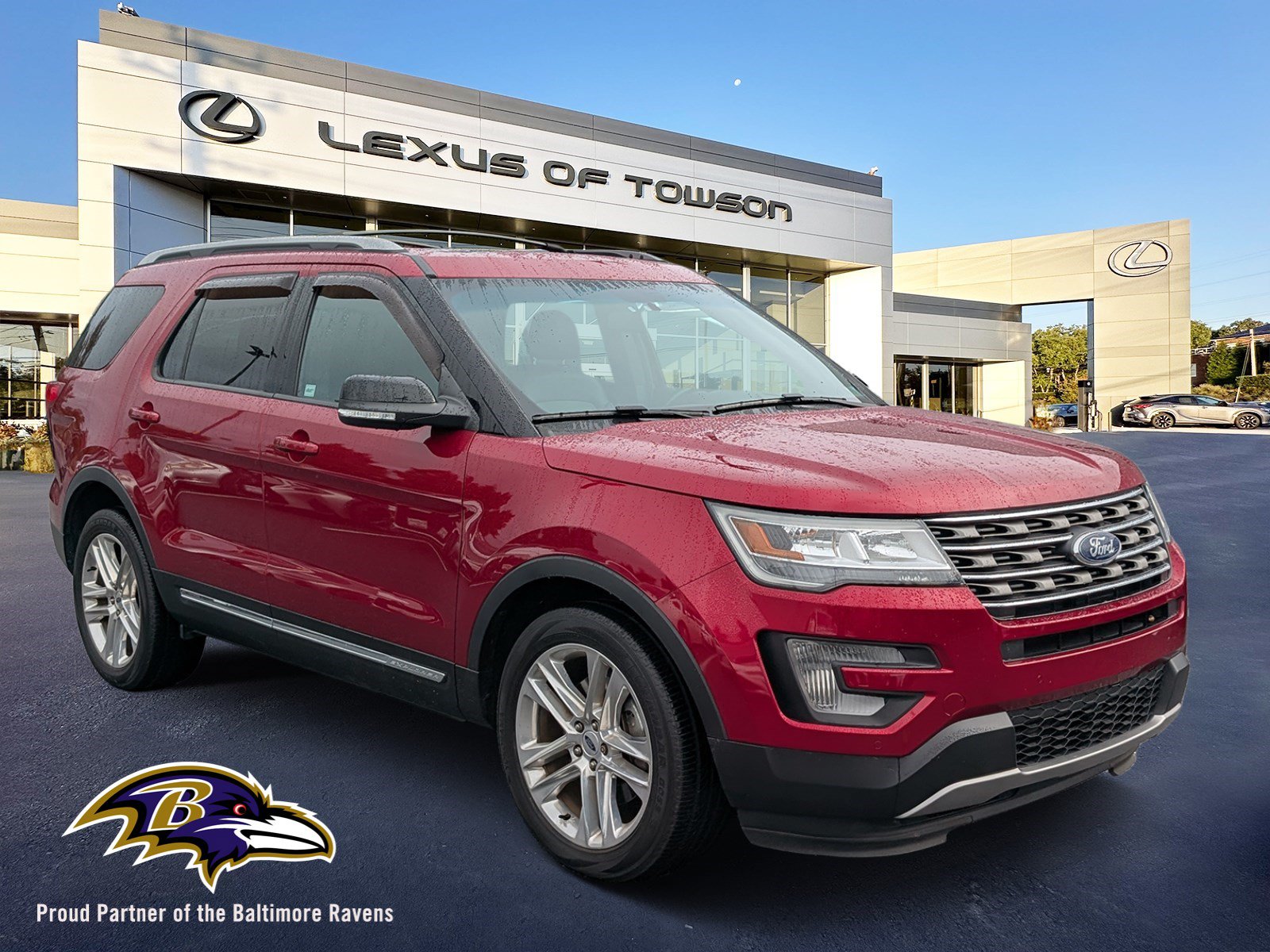 Used 2016 Ford Explorer XLT w/ Equipment Group 202A AWD/4WD image 1