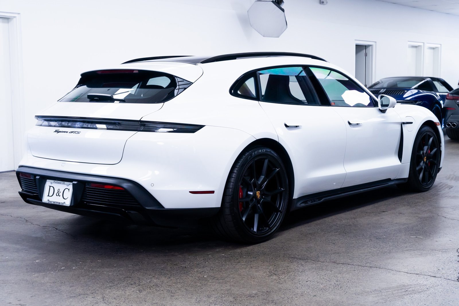 Used 2024 Porsche Taycan GTS image 6