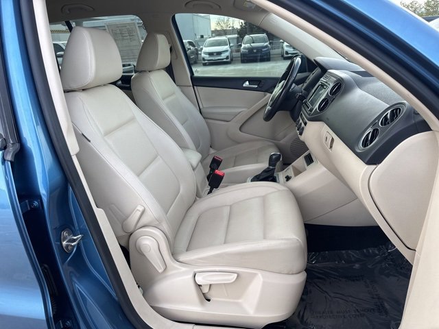 Used 2017 Volkswagen Tiguan S image 10