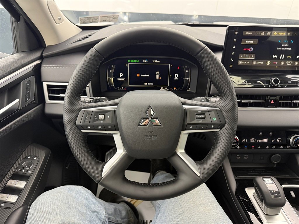 New 2025 Mitsubishi Outlander SEL image 15