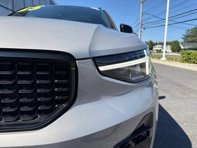 Certified 2025 Volvo XC40 B5 Plus AWD/4WD image 8