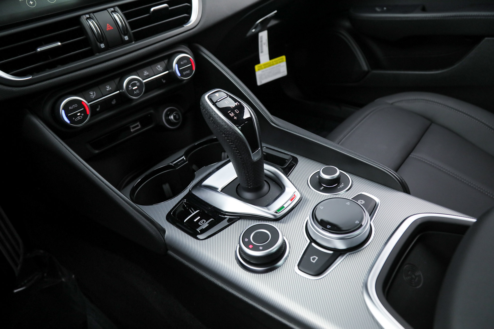 New 2026 Alfa Romeo Giulia w/ Driving Assist Package RWD image 20