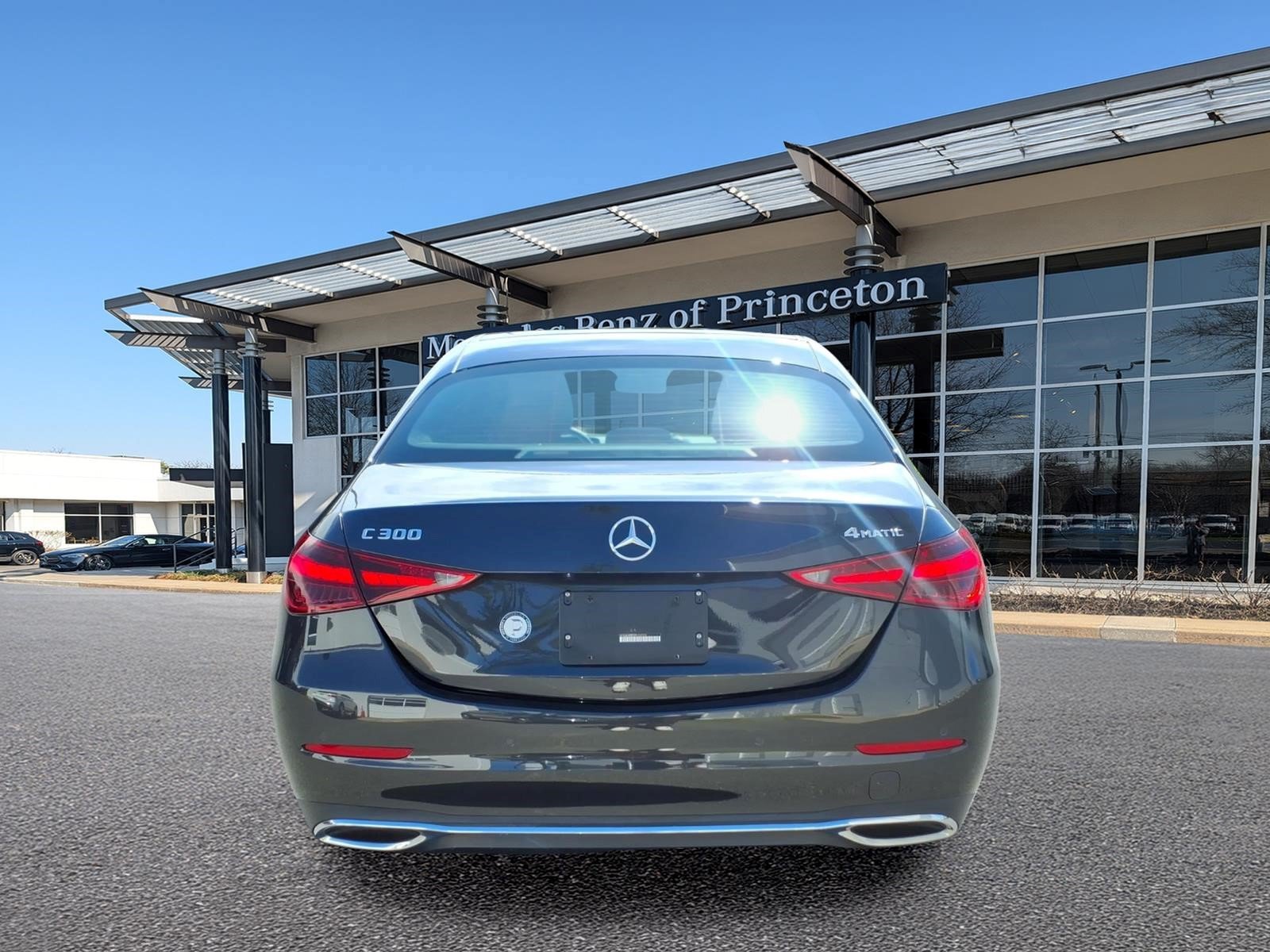 Used 2023 Mercedes-Benz C 300 4MATIC Sedan image 4
