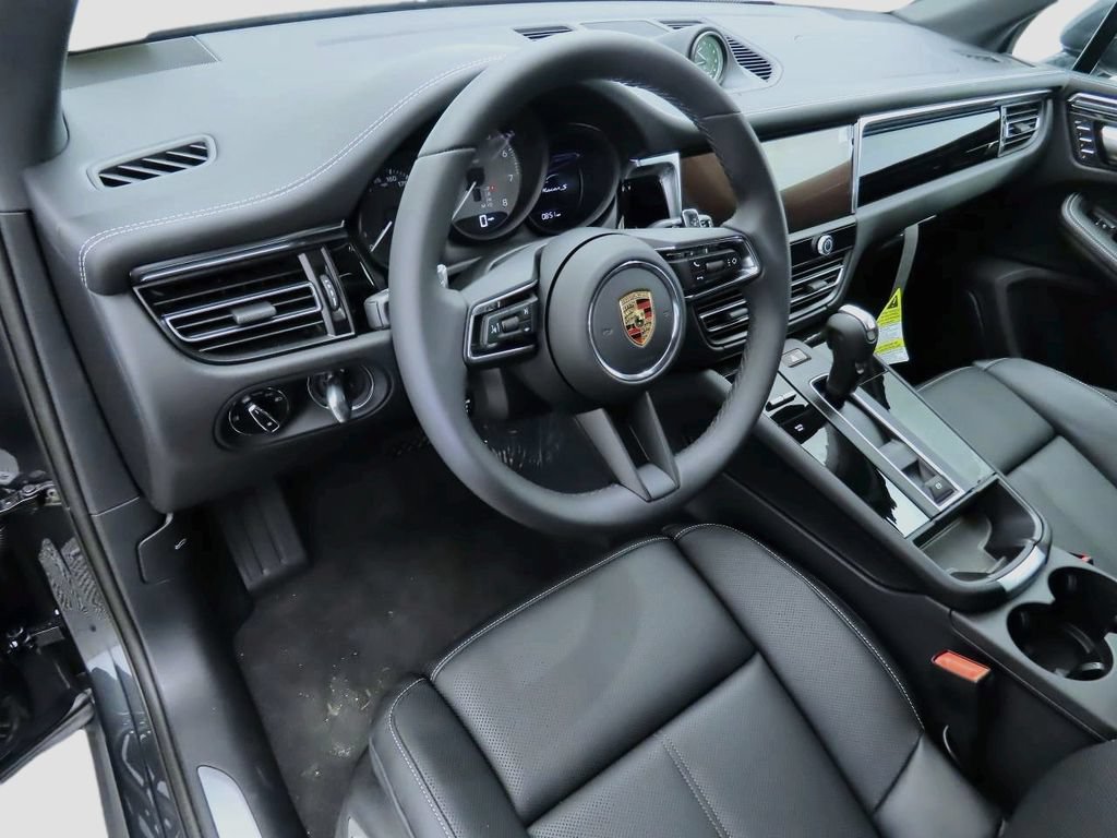 Used 2025 Porsche Macan S AWD/4WD image 4
