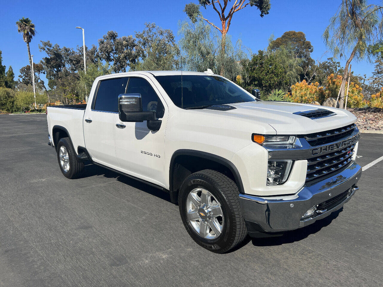 Used 2021 Chevrolet Silverado 2500 LTZ w/ LTZ Premium Package AWD/4WD image 1